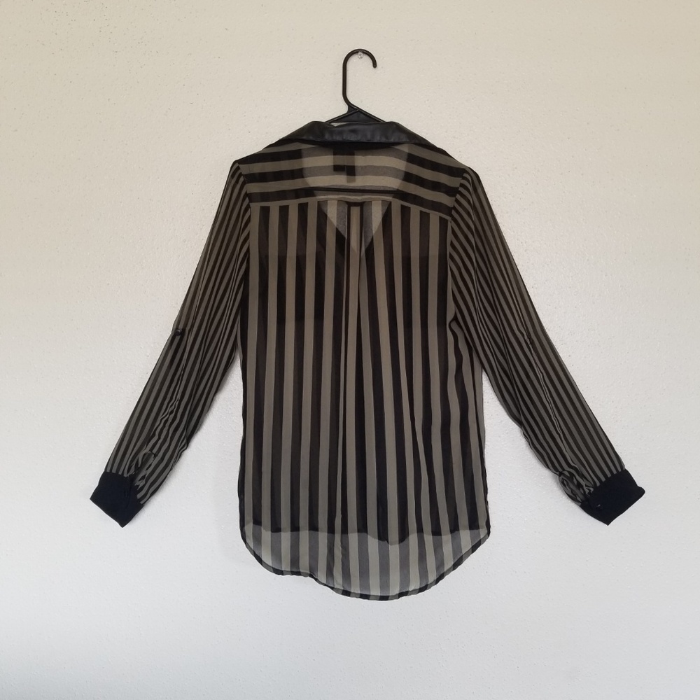 Sheer Button up top - Picture 5 of 6